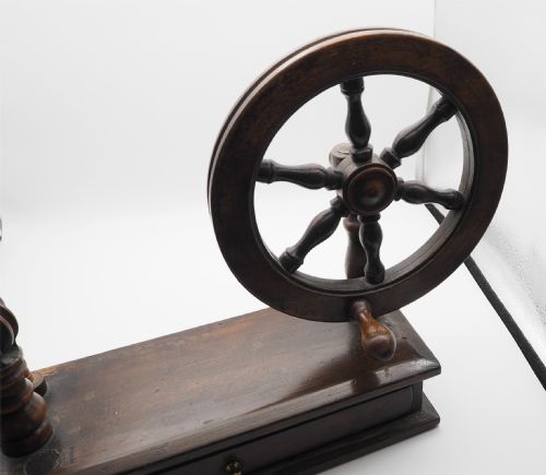 18TH CENTURY GEORGIAN BOBBIN WINDER - ADDITIONAL PHOTO 3