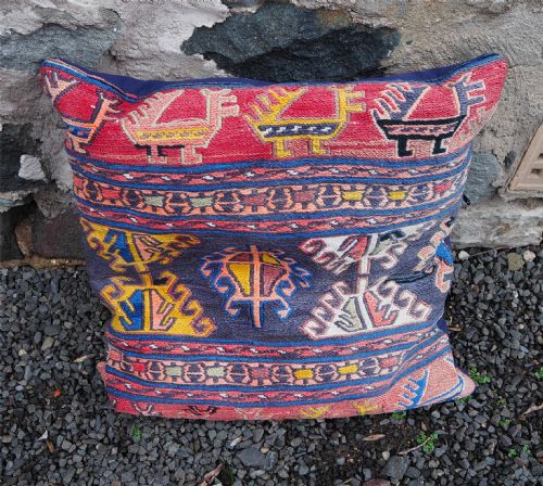 GOOD PAIR OF VINTAGE CARPET CUSHIONS - ADDITIONAL PHOTO 1