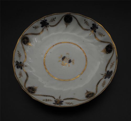 18TH CENTURY ENGLISH PORCELAIN TRIO - ADDITIONAL PHOTO 1
