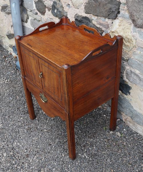 GEORGIAN MAHOGANY BEDSIDE COMMODE - ADDITIONAL PHOTO 2