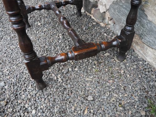 EARLY 18TH CENTURY OAK SIDE TABLE - ADDITIONAL PHOTO 4
