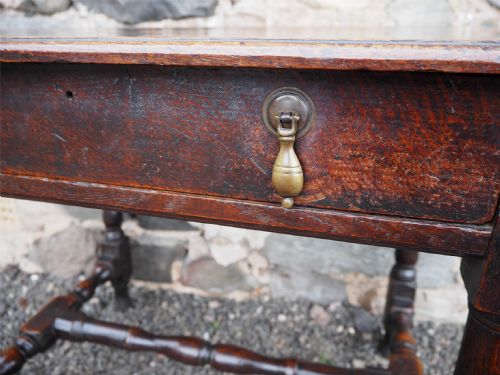 EARLY 18TH CENTURY OAK SIDE TABLE - ADDITIONAL PHOTO 5