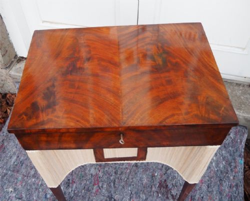 FLAME MAHOGANY LADIES DRESSING TABLE - ADDITIONAL PHOTO 5