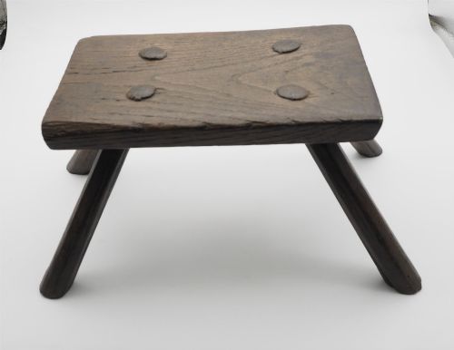 PRIMITIVE EARLY SMALL OAK STOOL - ADDITIONAL PHOTO 1