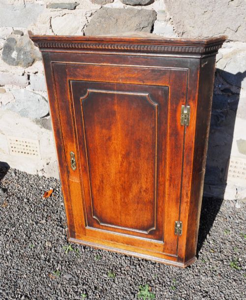 Small 18th Century Oak Corner Cabinet