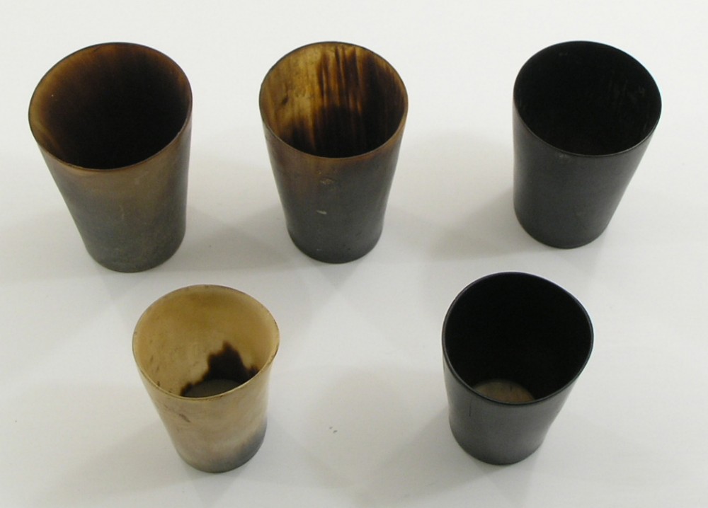5 VARIOUS 19th CENTURY SCOTTISH HORN BEAKERS