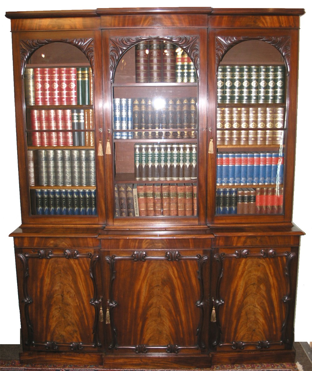WILLIAM IV SCOTTISH MAHOGANY BREAKFRONT BOOKCASE