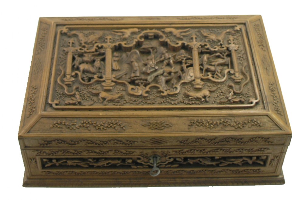 LATE 19th CENTURY CHINESE CARVED JEWELLERY BOX