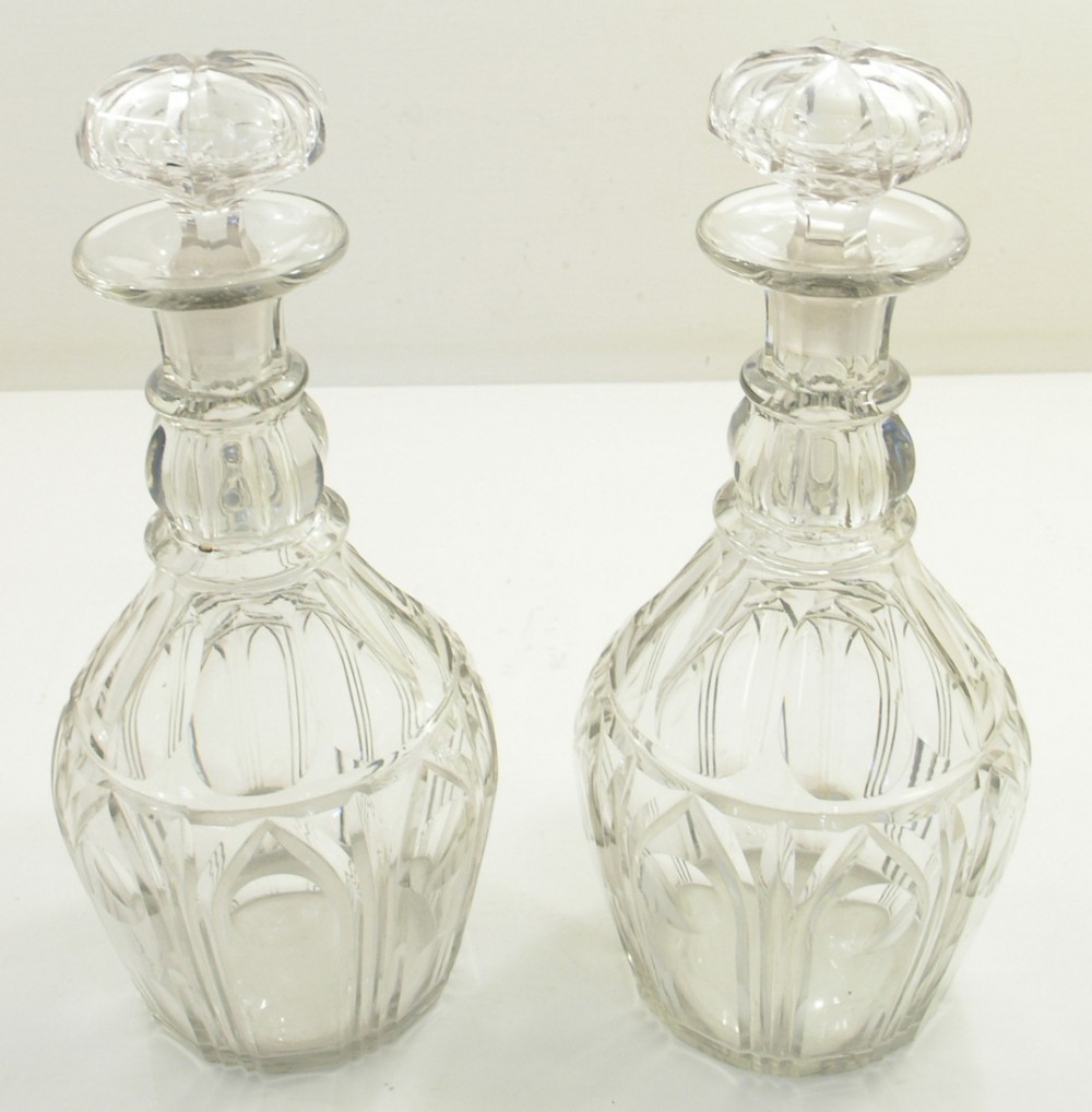 FINE PAIR OF GEORGIAN GLASS DECANTERS. C. 1825