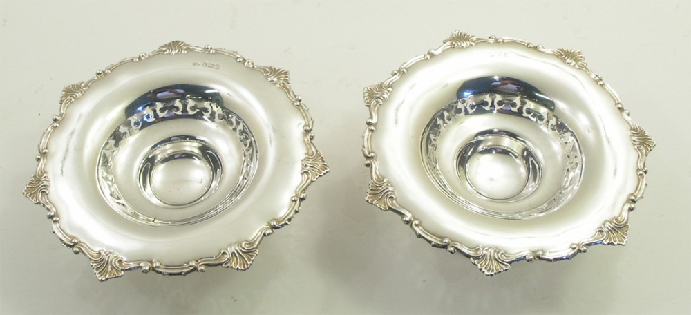 PRETTY PAIR OF EDWARDIAN SILVER BONBON DISHES. 1908