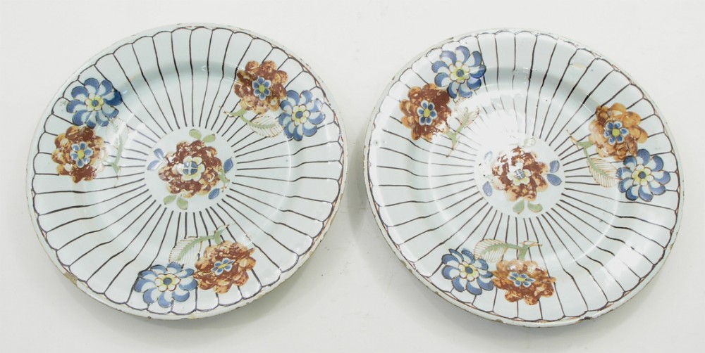 RARE UNUSUAL DESIGN PAIR OF ENGLISH DELFT PLATES.