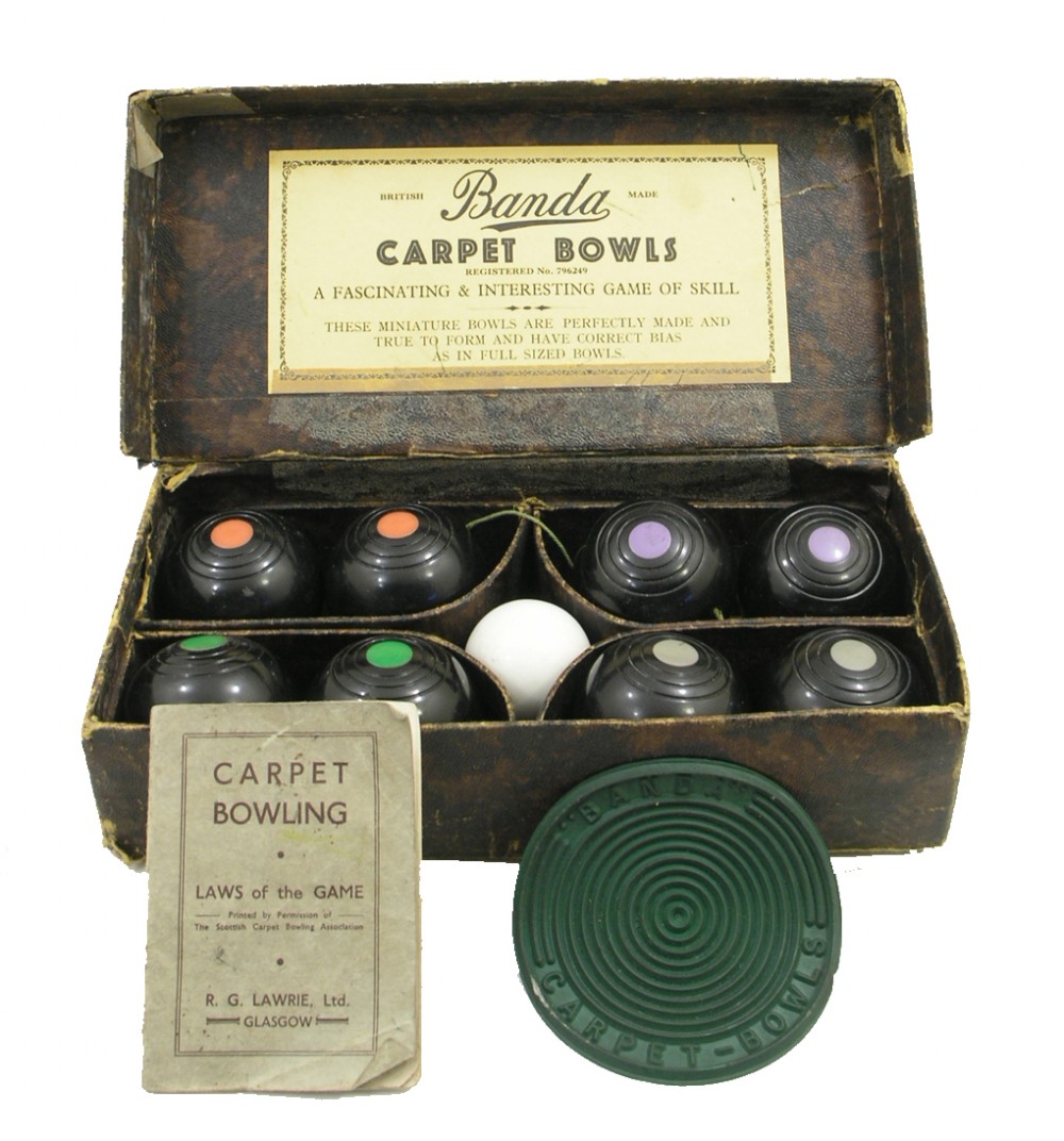 COMPLETE BOXED SET OF SCOTTISH CARPET BOWLS