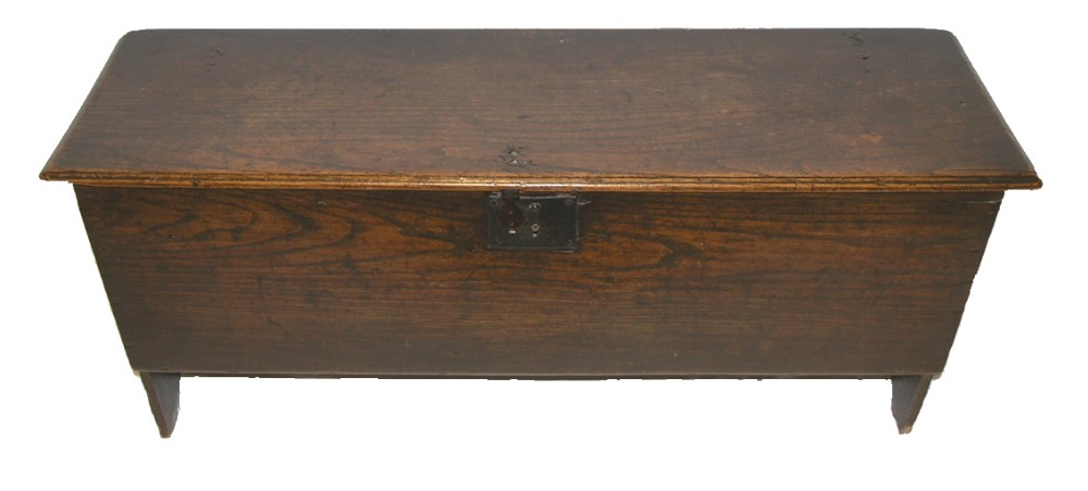 EARLY 18th CENTURY OAK SIX PLANK SWORD CHEST