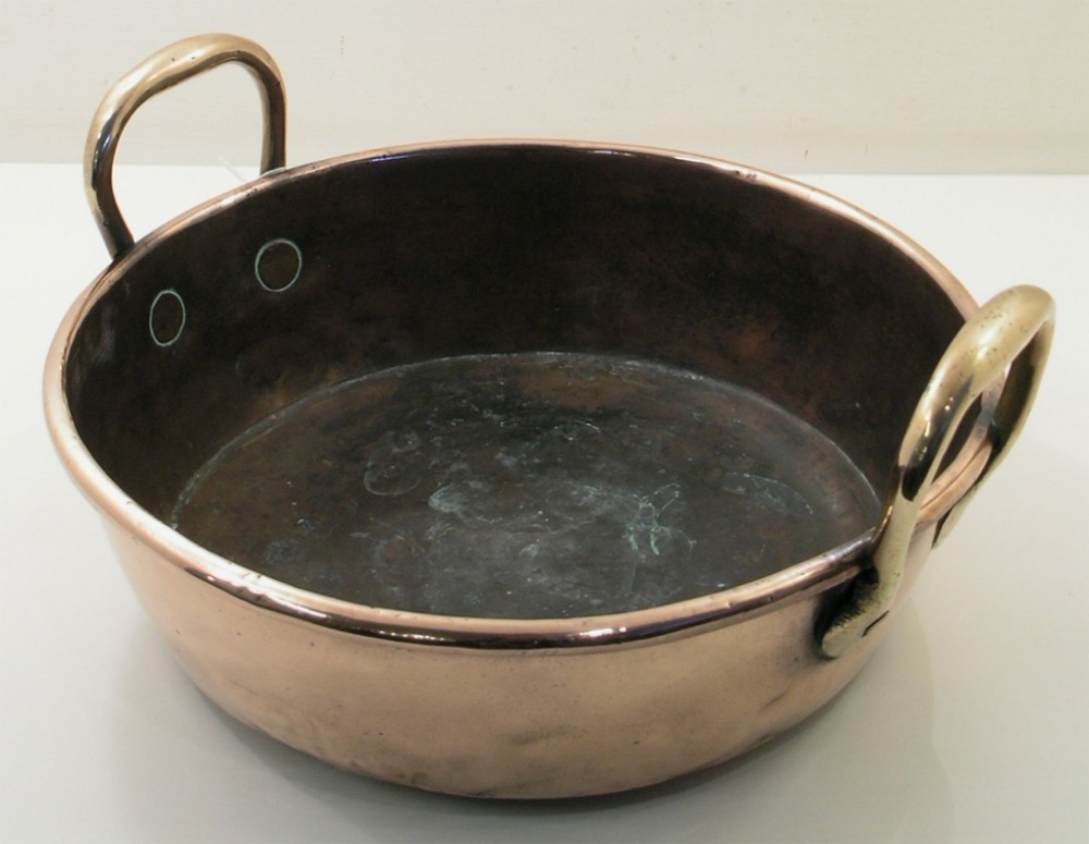 EARLY VICTORIAN DOVETAILED COPPER PAN. C. 1850