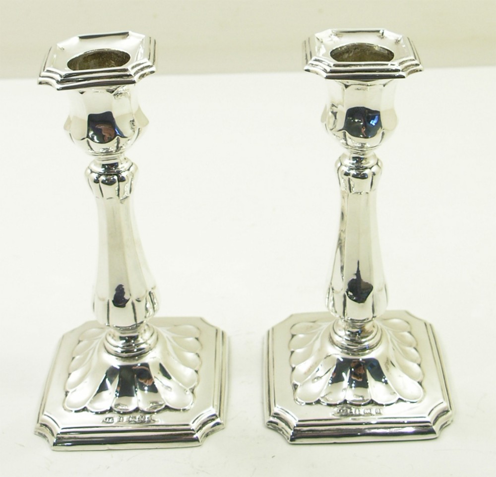 FINE PAIR OF EDWARDIAN SILVER CANDLESTICKS. 1903