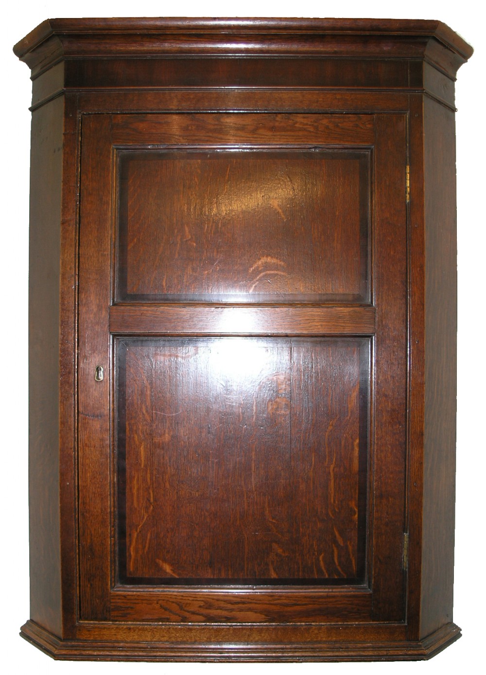 GEORGIAN OAK HANGING CORNER CUPBOARD. LOVELY COLOUR
