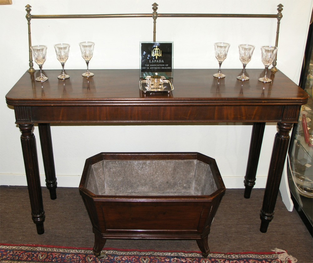 EARLY 19th CENTURY GILLOWS MAHOGANY SERVING TABLE