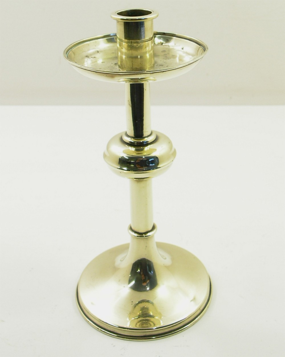GOOD 17th CENTURY STYLE SINGLE BRASS CANDLESTICK