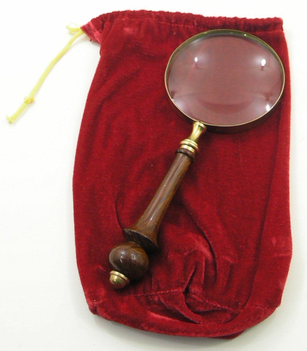 EDWARDIAN MAHOGANY AND BRASS HANDLED MAGNIFYING GLASS