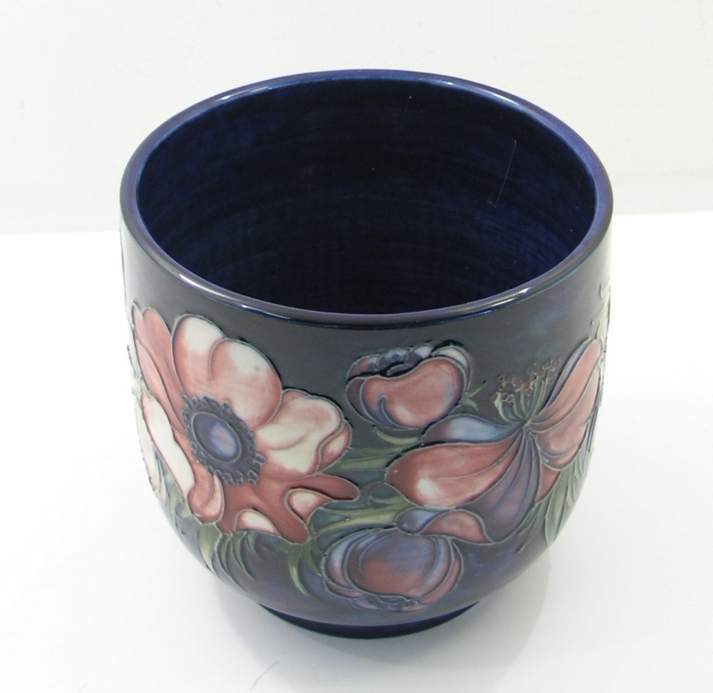 LARGE MOORCROFT ENGLAND ANEMONE FLOWER VASE. c. 1930