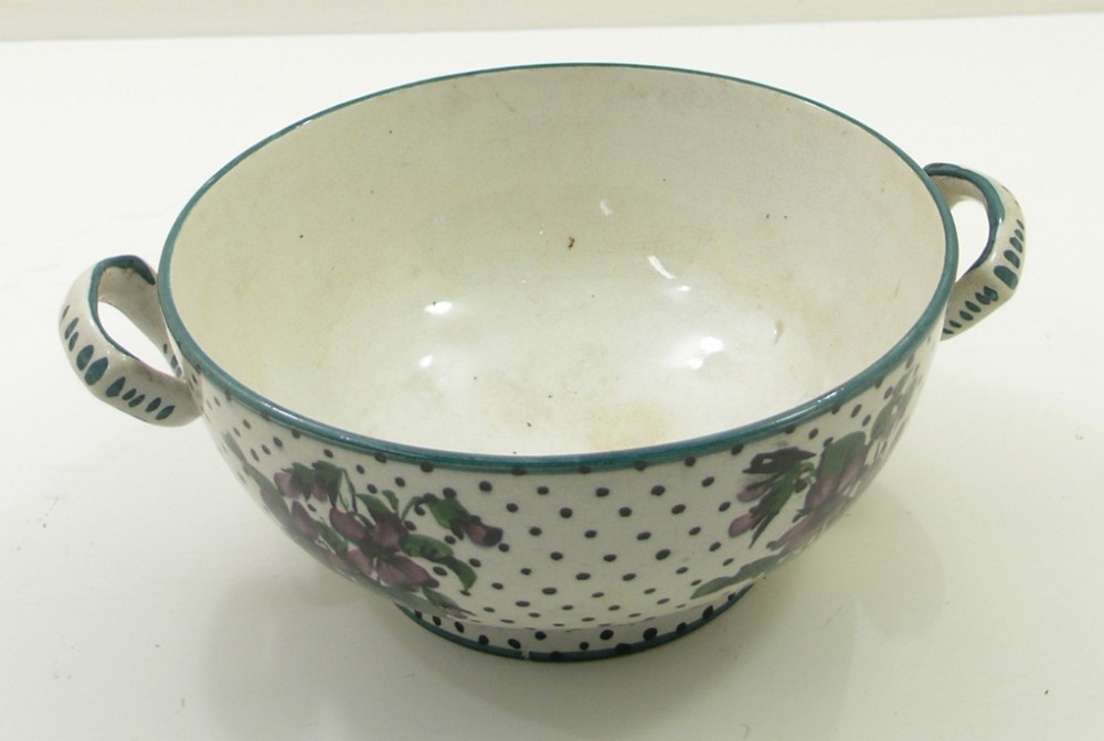 VERY RARE SCOTTISH WEMYSS WARE SPONGE BOWL. VIOLETS