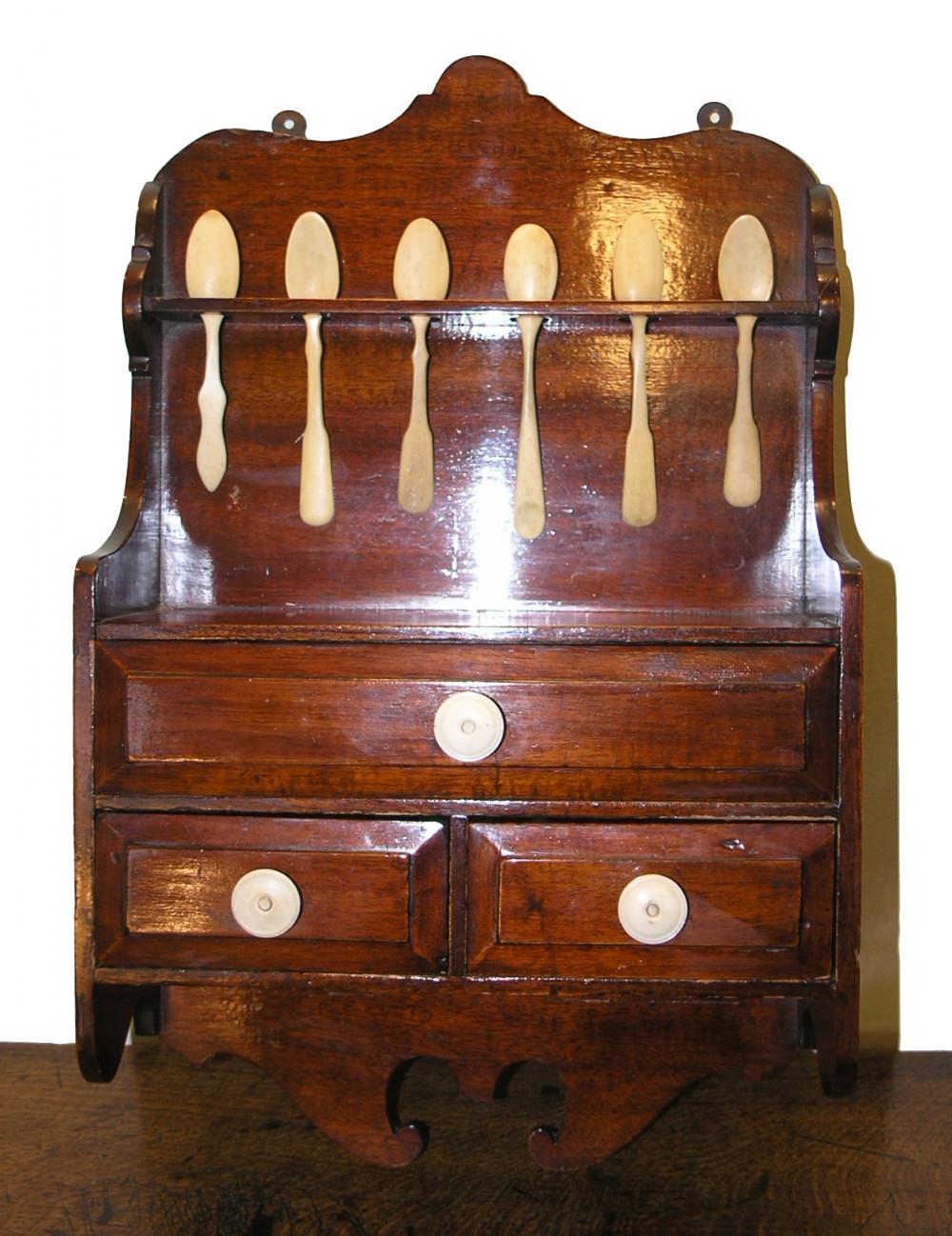 VICTORIAN MAHOGANY SPOON RACK WITH BONE SPOONS