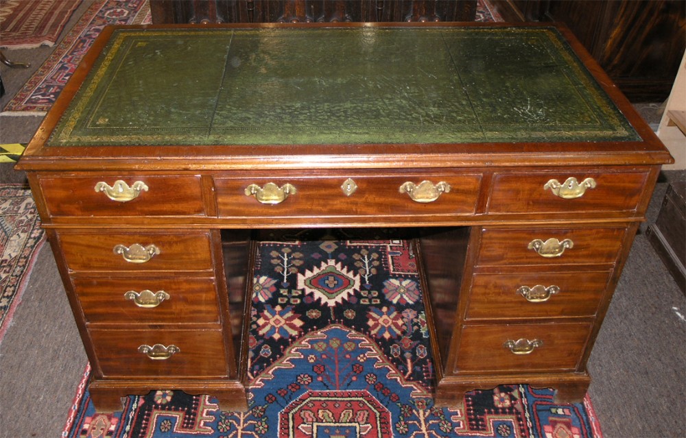 GEORGIAN STYLE MAHOGANY PEDESTAL DESK. C. 1870