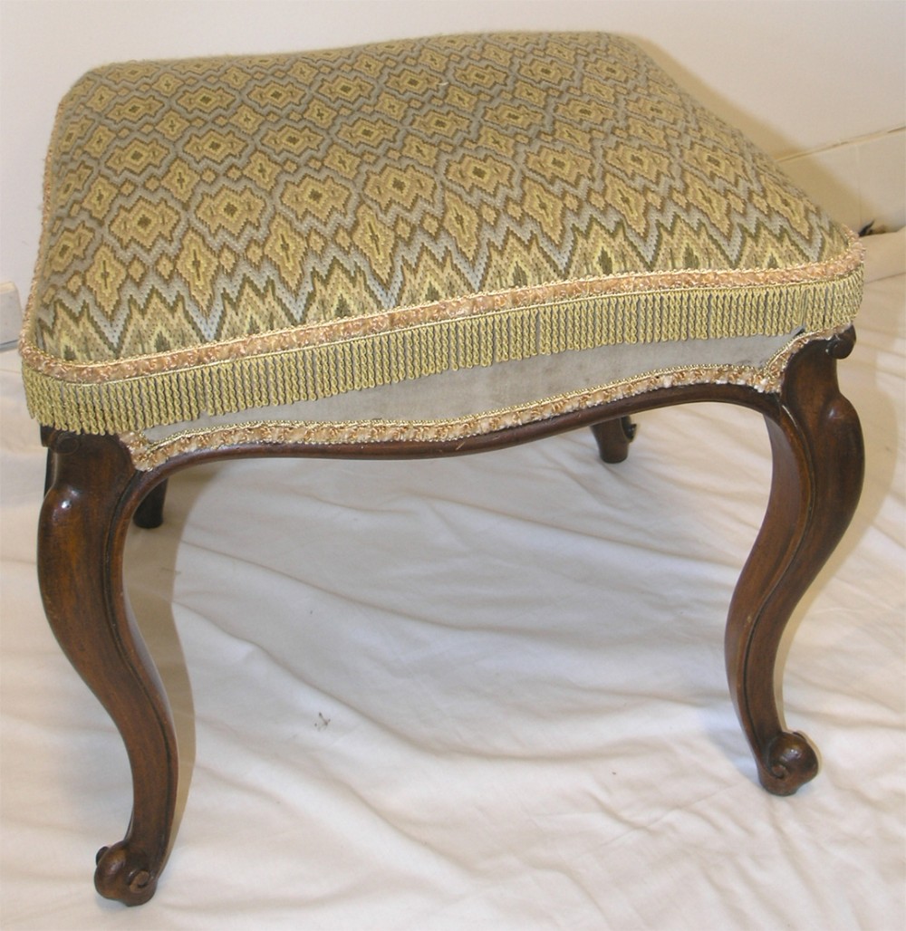 SQUARE VICTORIAN WALNUT CABRIOLE LEG STOOL. C. 1870