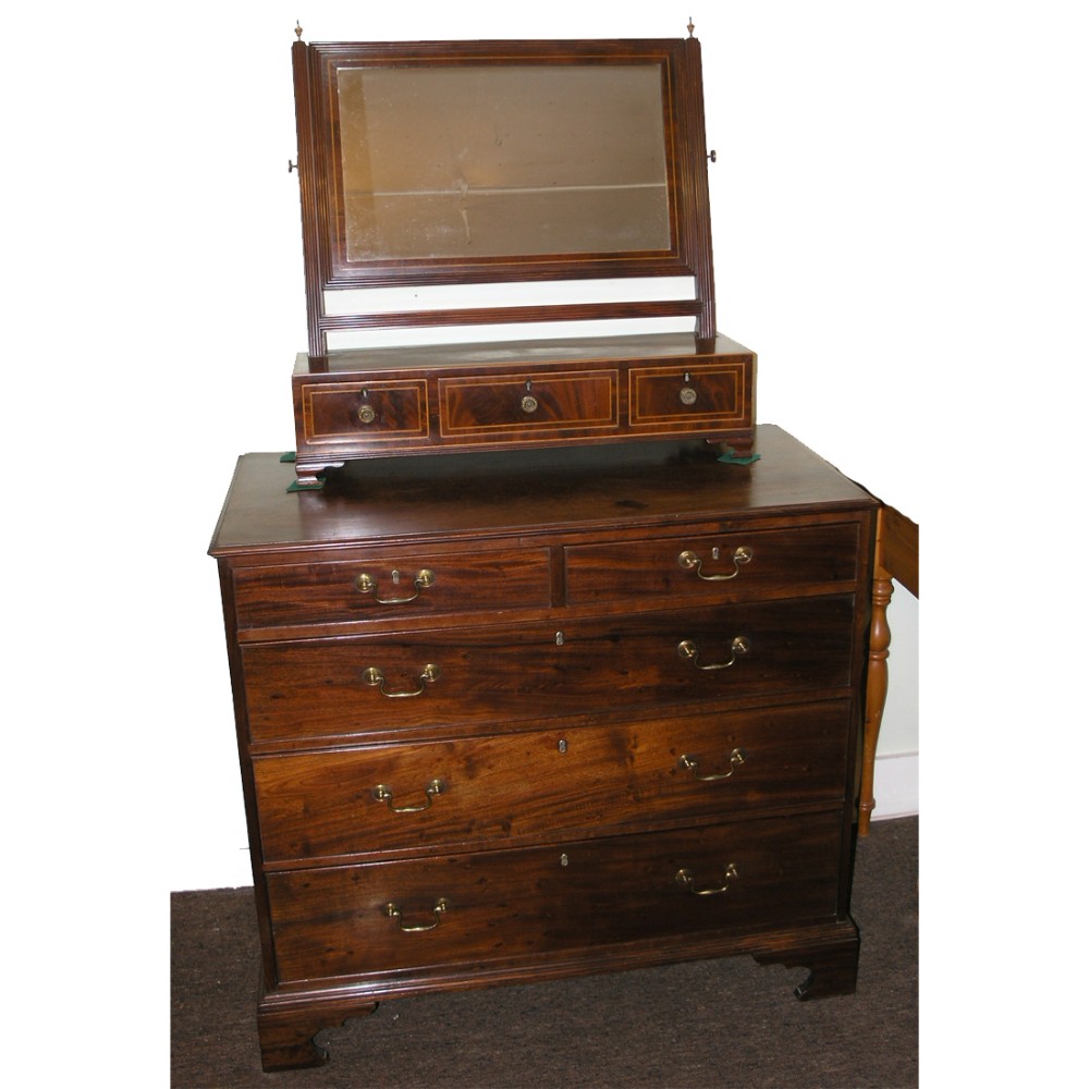 18th CENTURY GEORGE III MAHOGANY CHEST OF DRAWERS