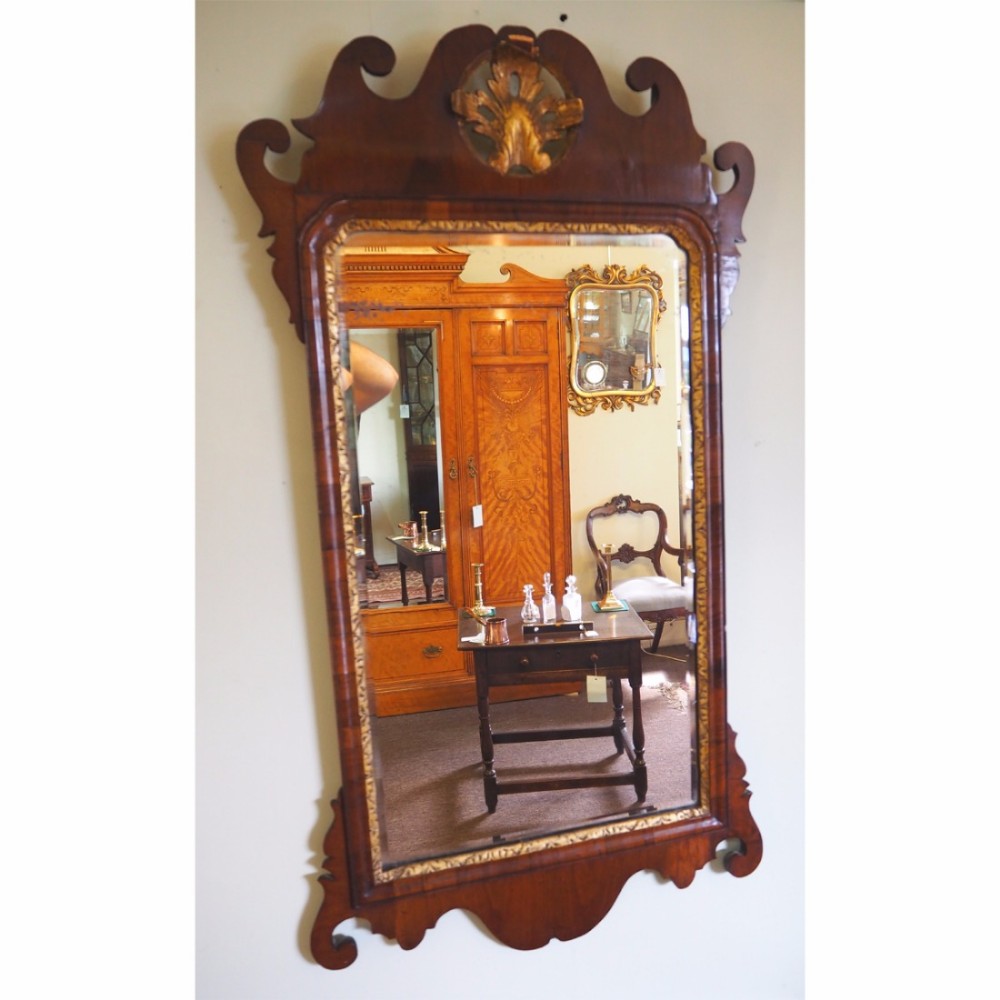 18th CENTURY GEORGE III WALNUT VAUXHALL MIRROR