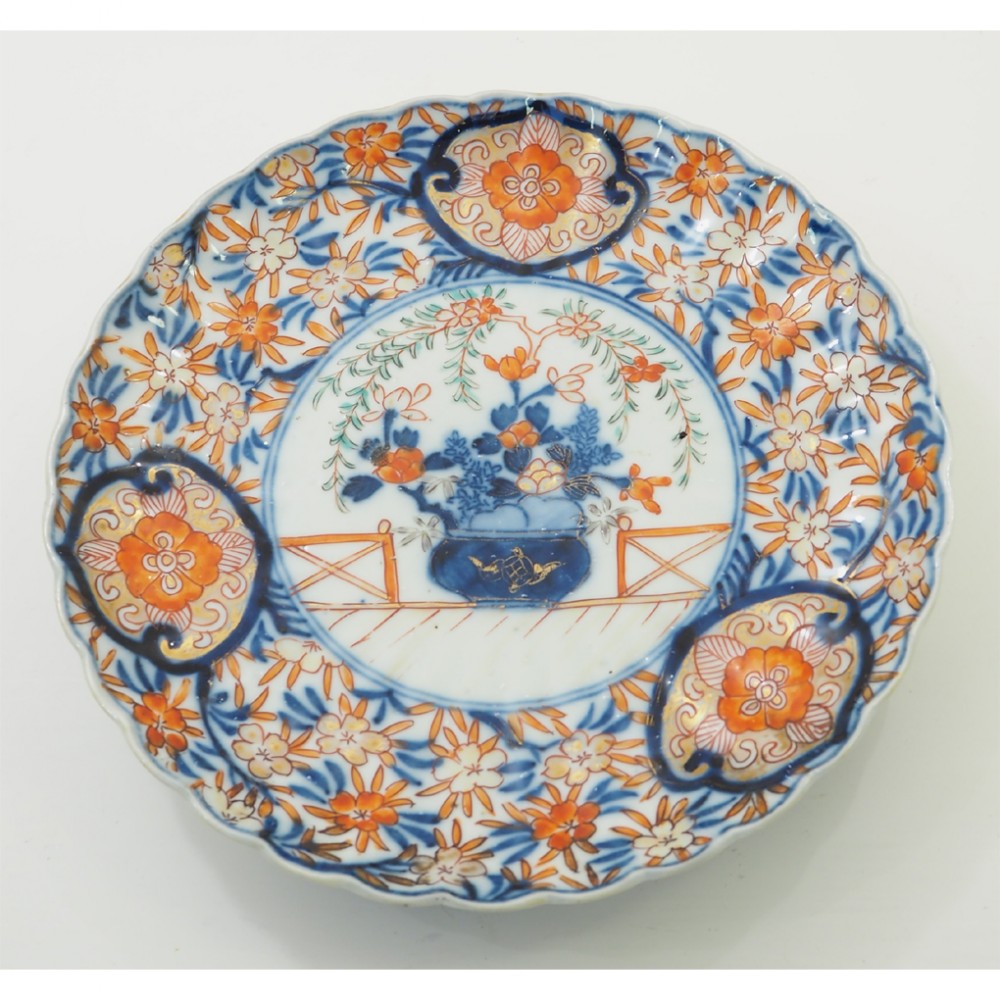 19th CENTURY JAPANESE IMARI PLATE. 9