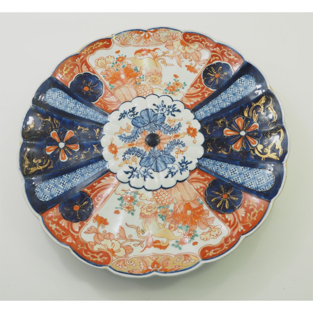 GREAT DESIGN 19th CENTURY JAPANESE IMARI CHARGER