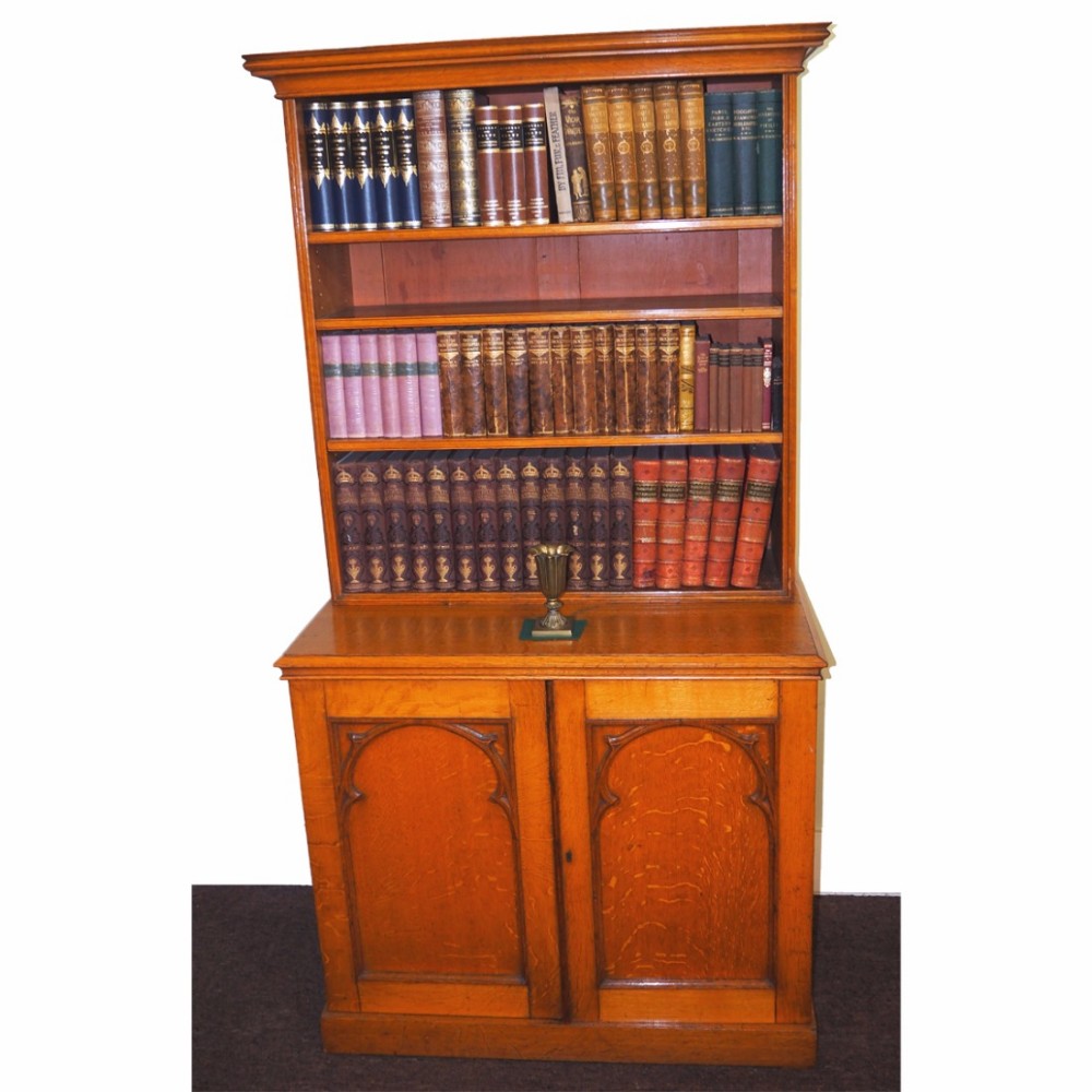 SMALL VICTORIAN SCOTTISH GOTHIC OAK BOOKCASE