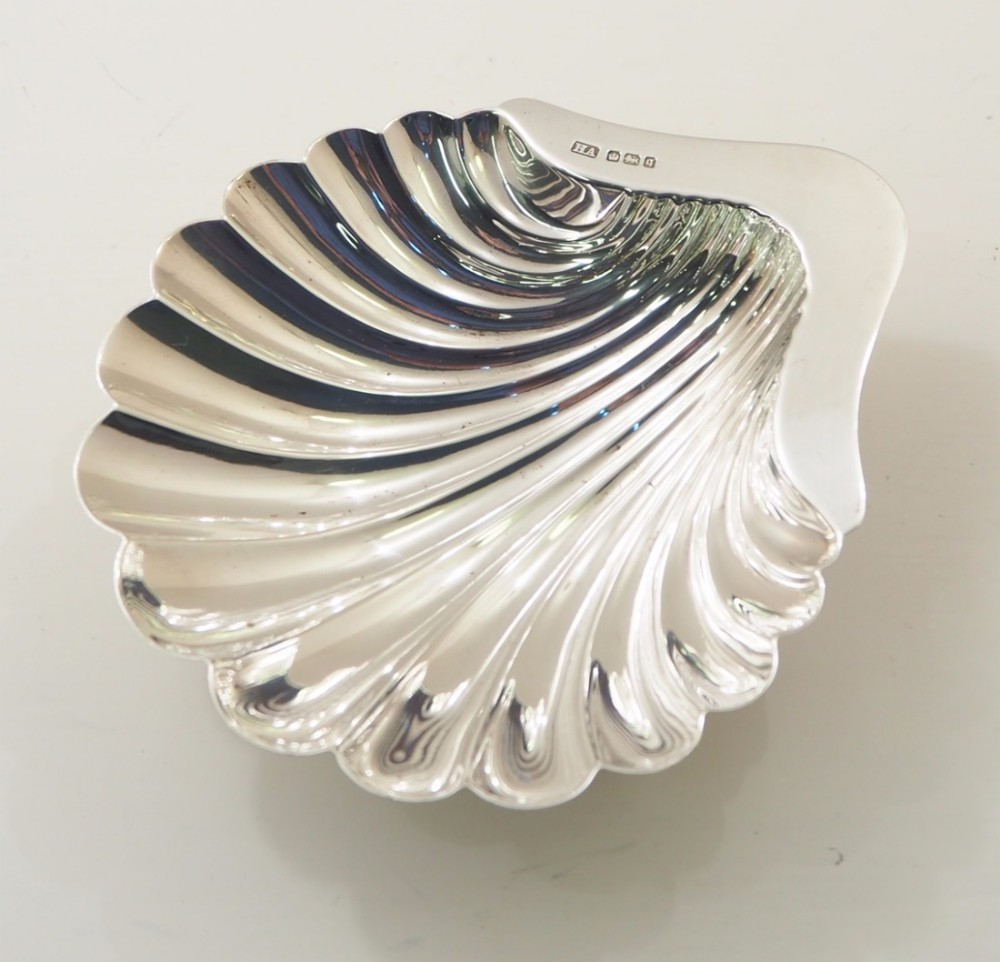 FINE HEAVY LARGE SILVER SHELL BUTTER DISH. 1908