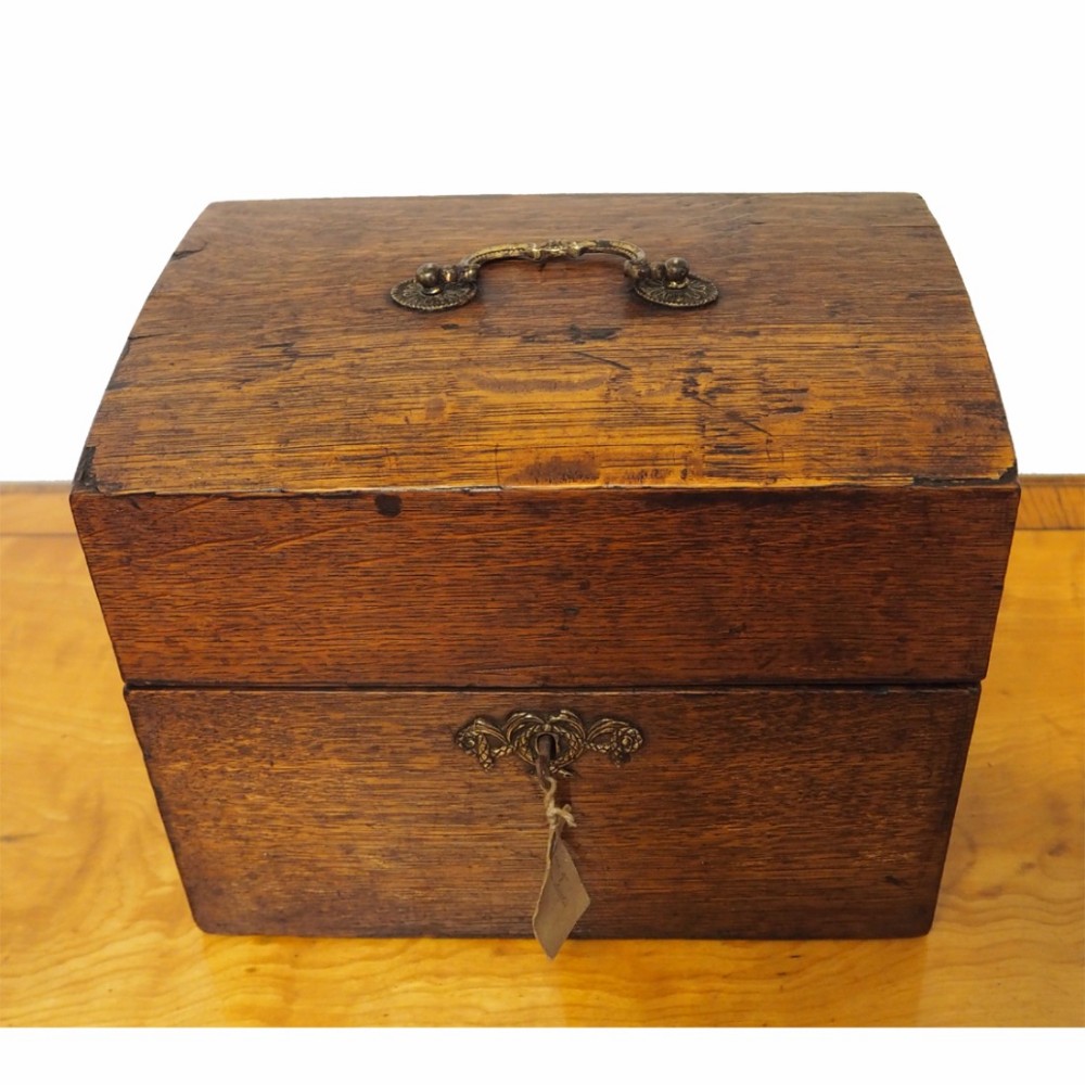 18th CENTURY OAK DECANTER BOX WITH DECANTERS