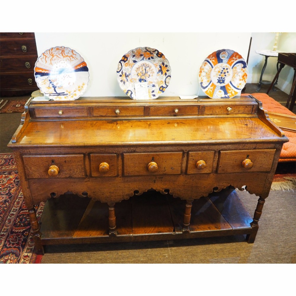 GORGEOUS SMALL 18th CENTURY DRESSER BASE