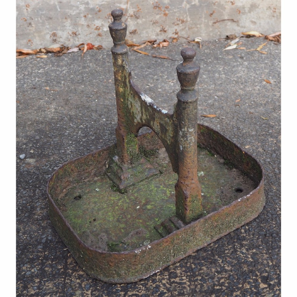 CLASSICAL 18th CENTURY CAST IRON BOOT SCRAPER