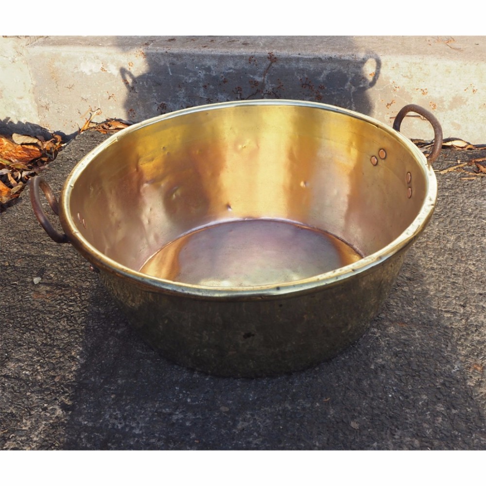 LARGE GEORGIAN ROUND BRASS COOKING PAN