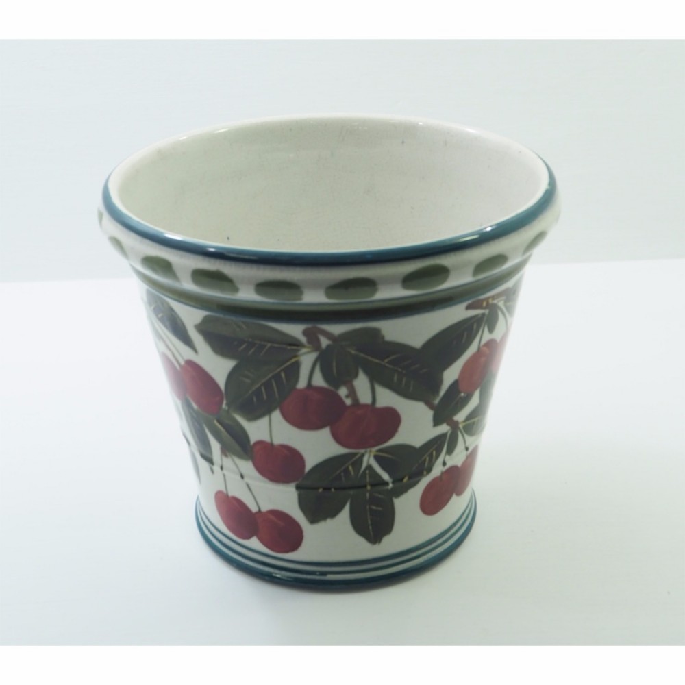 SCOTTISH WEMYSS STUART POT IN CHERRIES