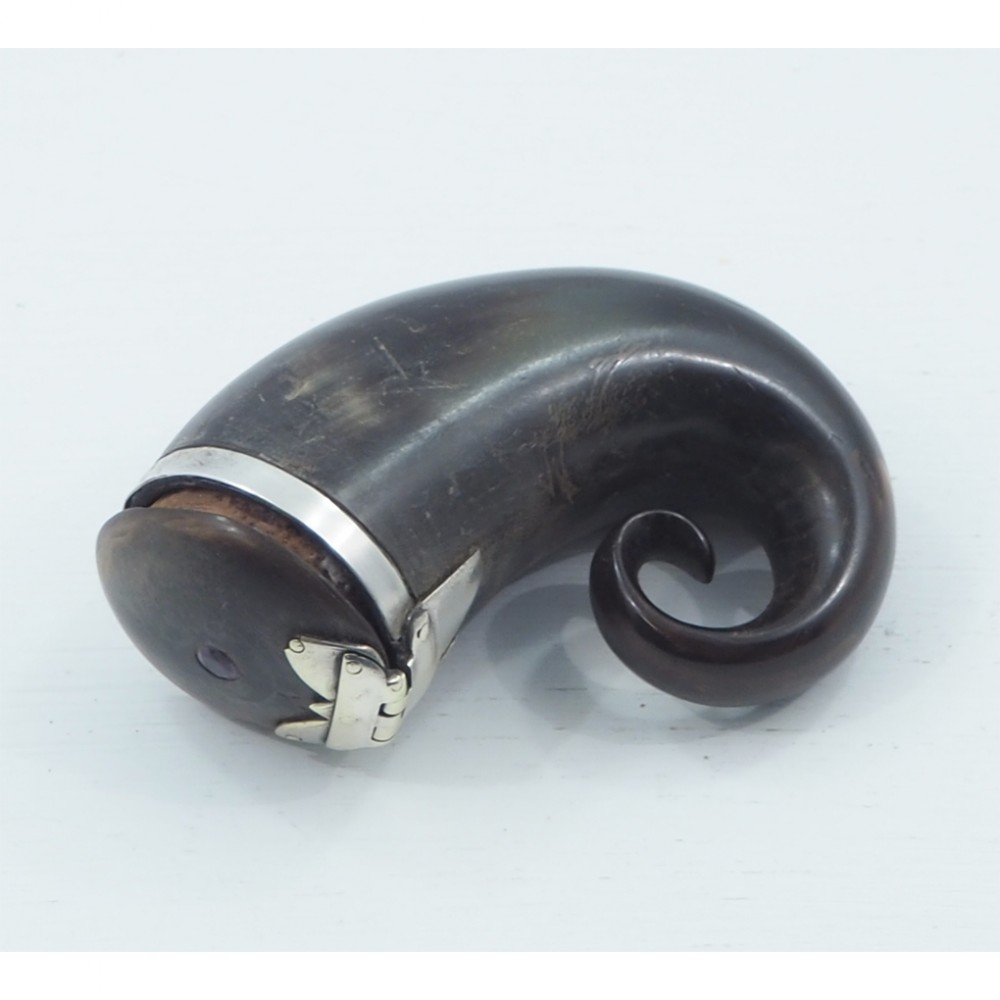 19th CENTURY SCOTTISH HORN SNUFF MULL