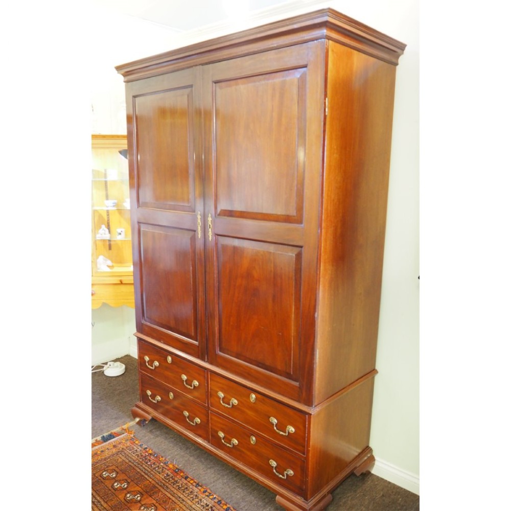 18th CENTURY CHANNEL ISLANDS MAHOGANY WARDROBE