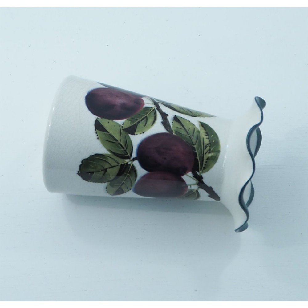 EARLY SCOTTISH WEMYSS PLUMS FLOWER VASE