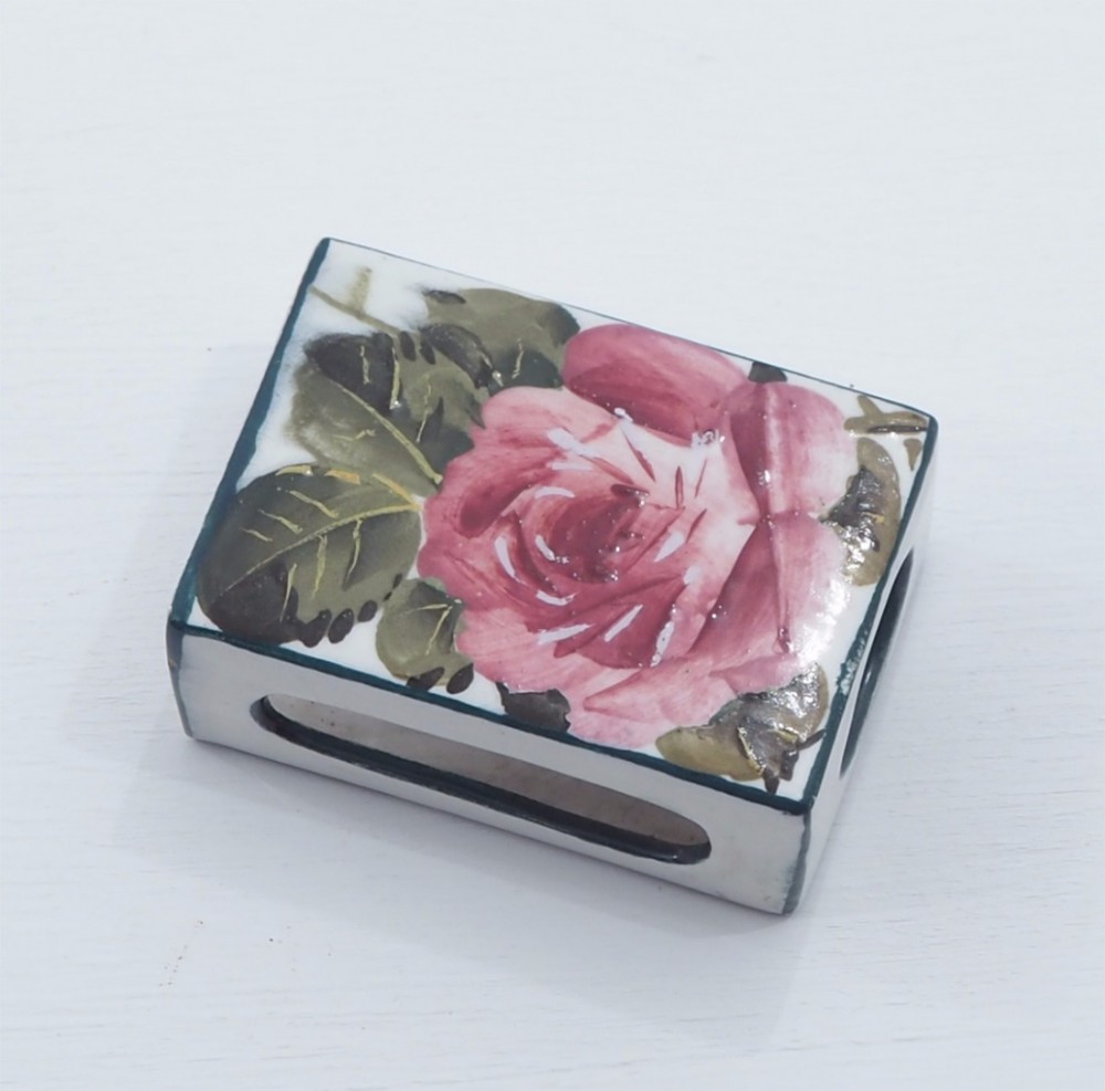 RARE SCOTTISH WEMYSS ROSES MATCH BOX HOLDER
