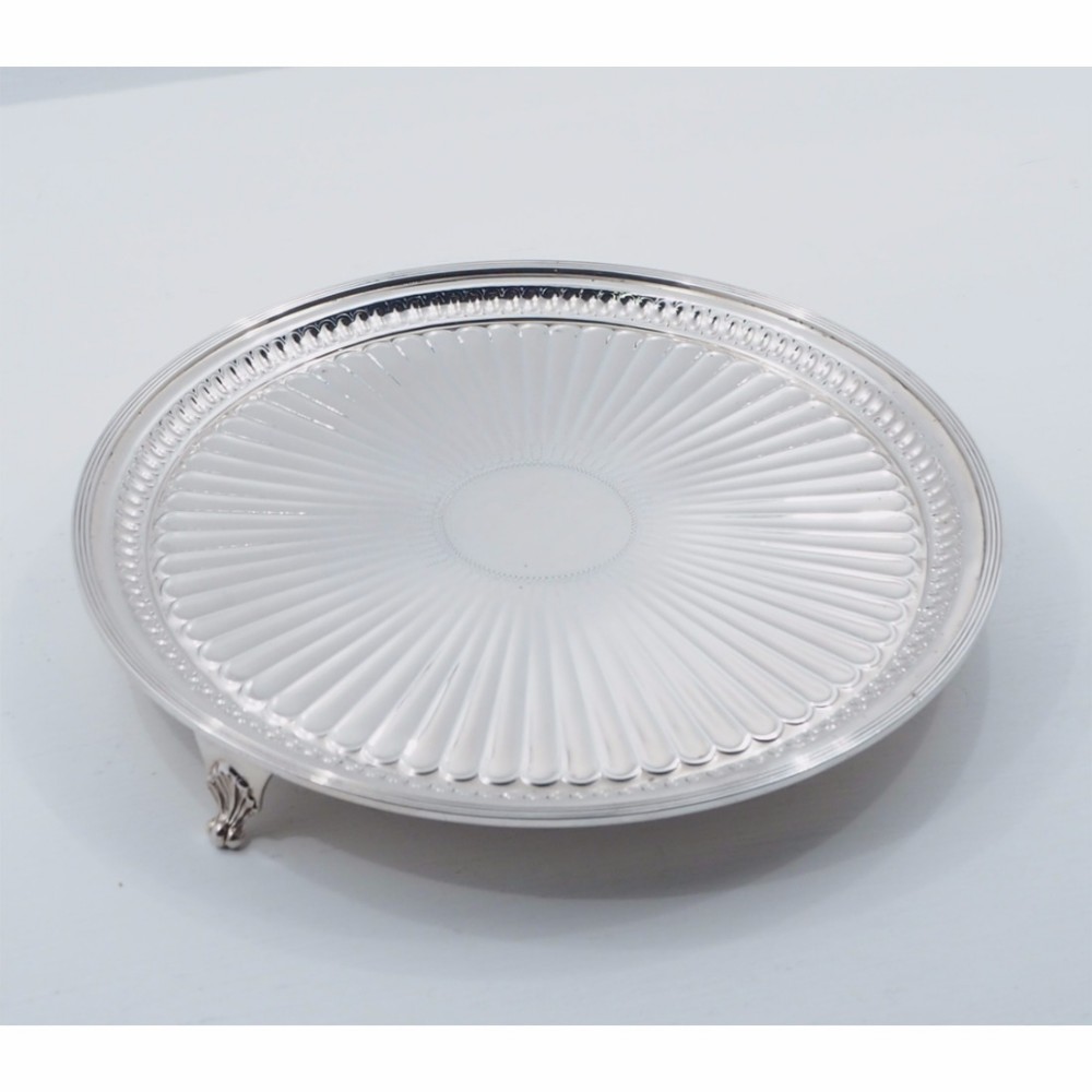 STUNNING VICTORIAN SILVER TRAY OF FLUTED DESIGN