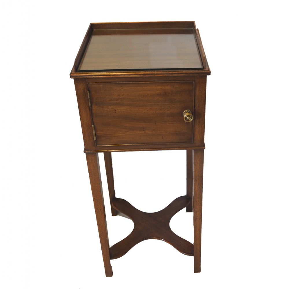 GEORGE III MAHOGANY BEDSIDE CUPBOARD