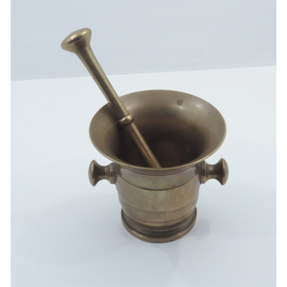 EARLY 18th CENTURY BRASS MORTAR & PESTLE