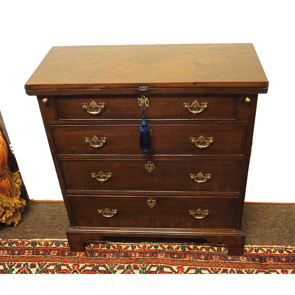 GEORGE II RED WALNUT BATCHELORS CHEST