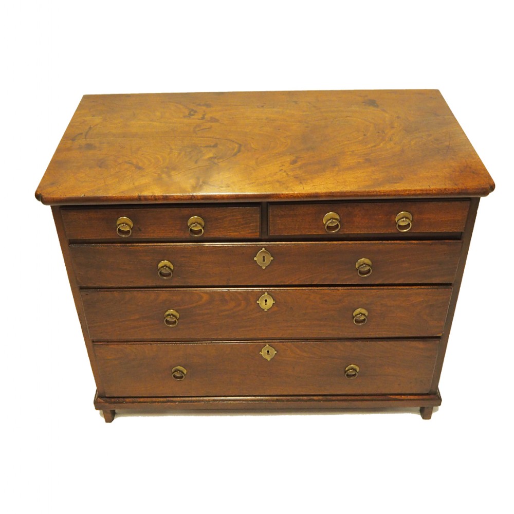 GEORGE I SOLID WALNUT CHEST OF DRAWERS