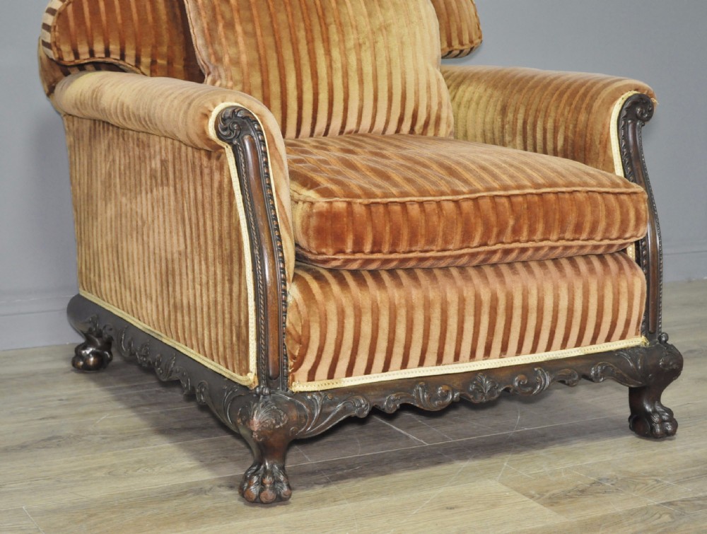 OUTSTANDING CHIPPENDALE STYLE WALNUT SUITE View VIII