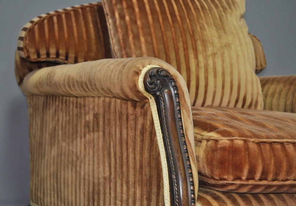 OUTSTANDING CHIPPENDALE STYLE WALNUT SUITE View XIV
